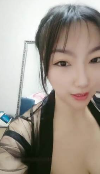 颜值不错粉穴少妇【勾引小哥】口交撸硬上位骑乘自己动，无毛嫩逼最后内射，很是诱惑喜欢不要错过 — 2023