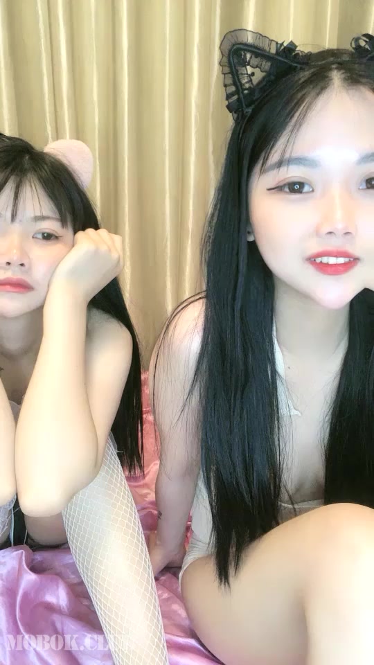 極品可愛OO後雙胞胎姐妹花齊下海,年輕稚嫩身體,男人的最愛 — 2022